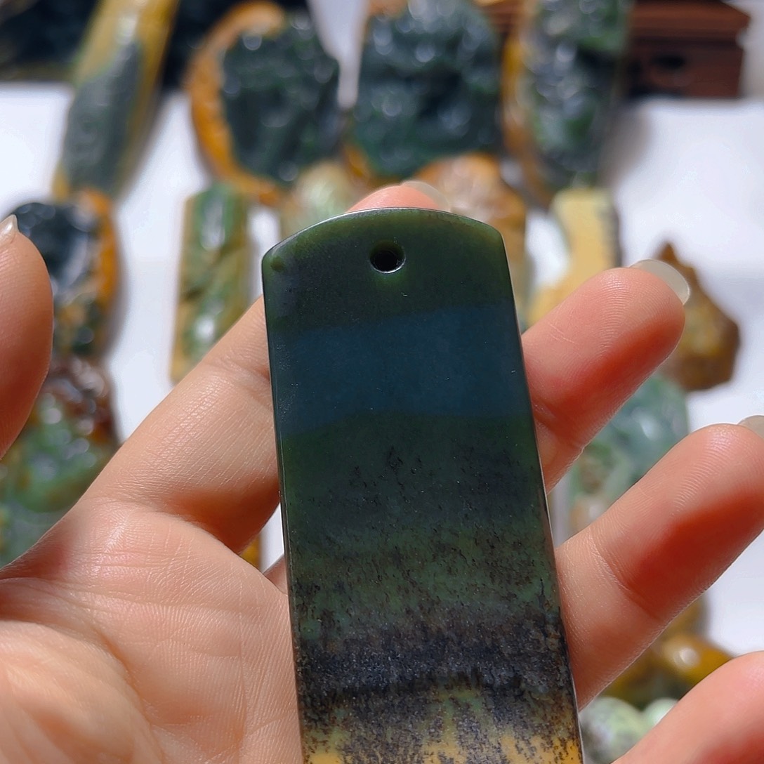 岫岩河磨玉（透闪石质玉）未镶嵌挂件