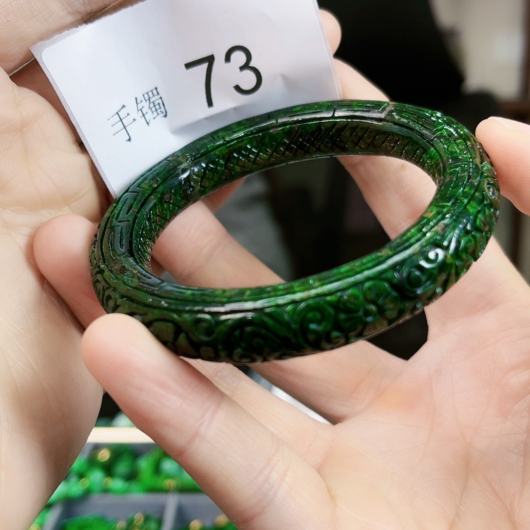 翡翠手镯未镶嵌手镯56