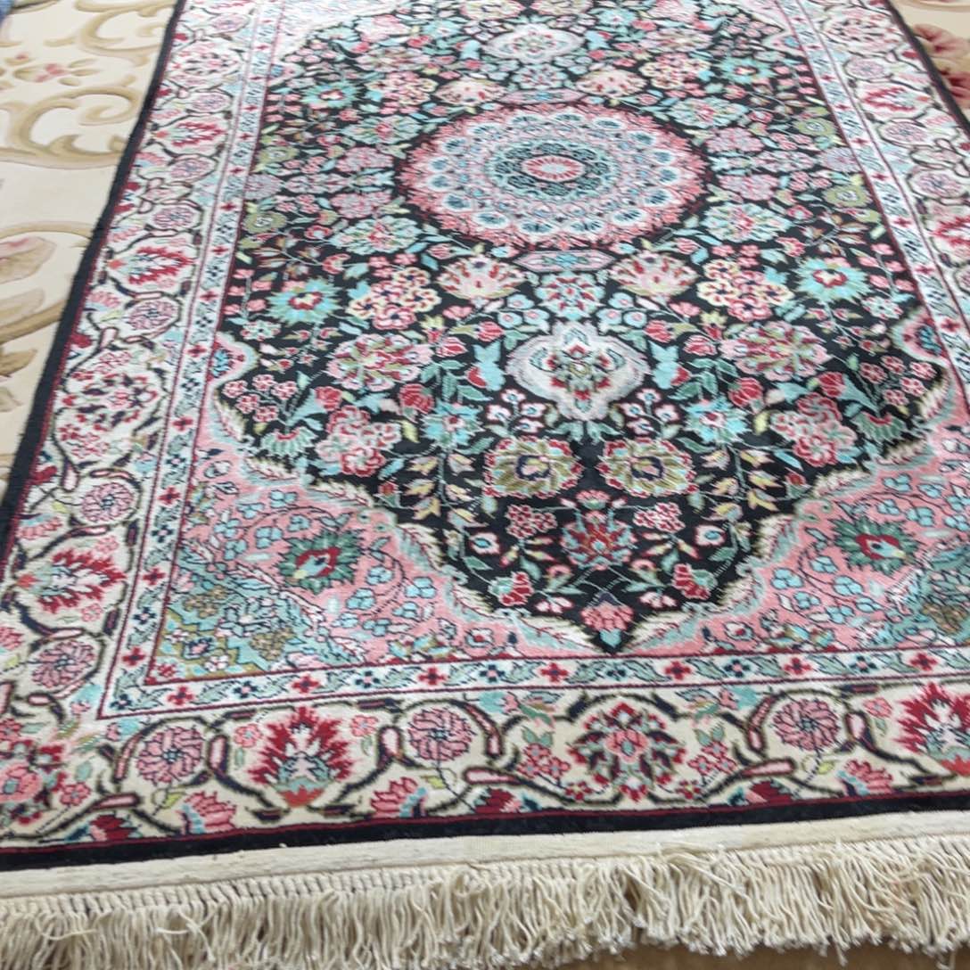 君***兰羊毛78×135纯手工蚕丝地毯