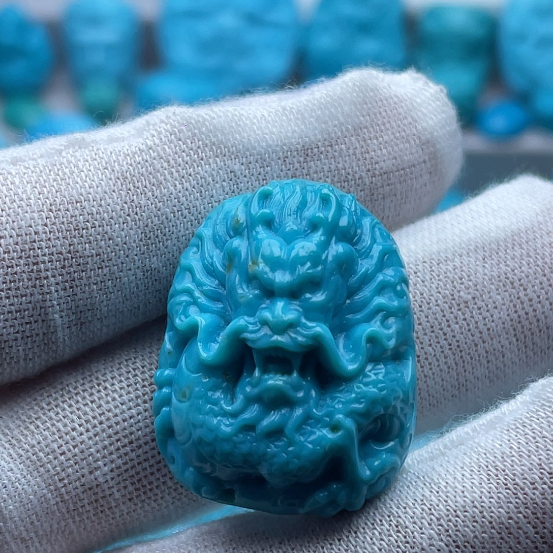 绿松石未镶嵌珠宝奇石