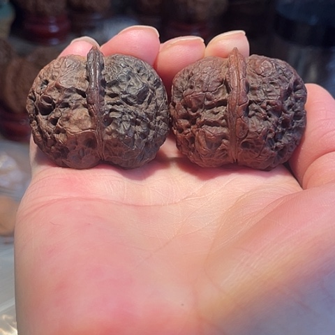 把件文玩核桃黑山老蟾带彩磕尖39