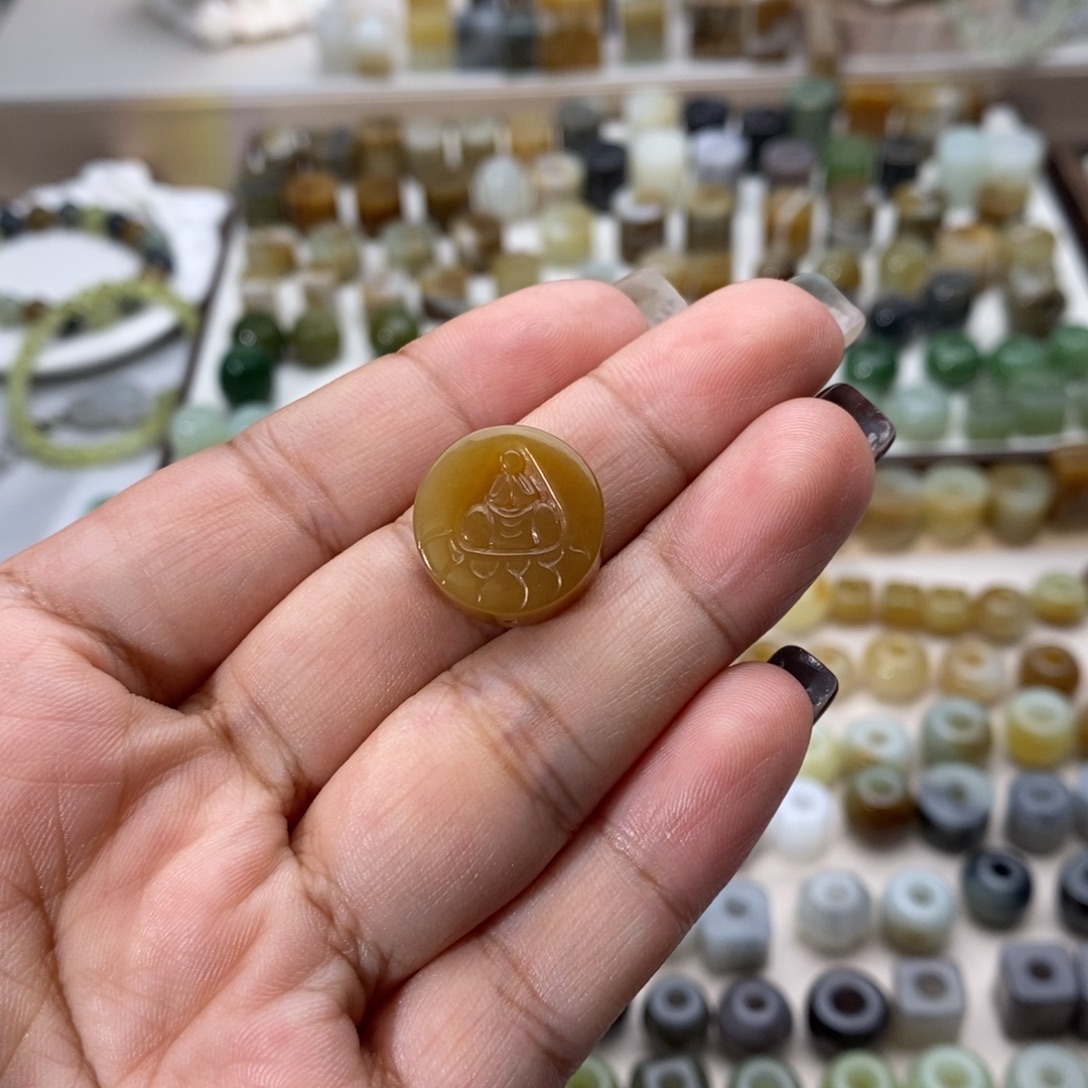 泡***y和田玉未镶嵌颈饰买断不退换