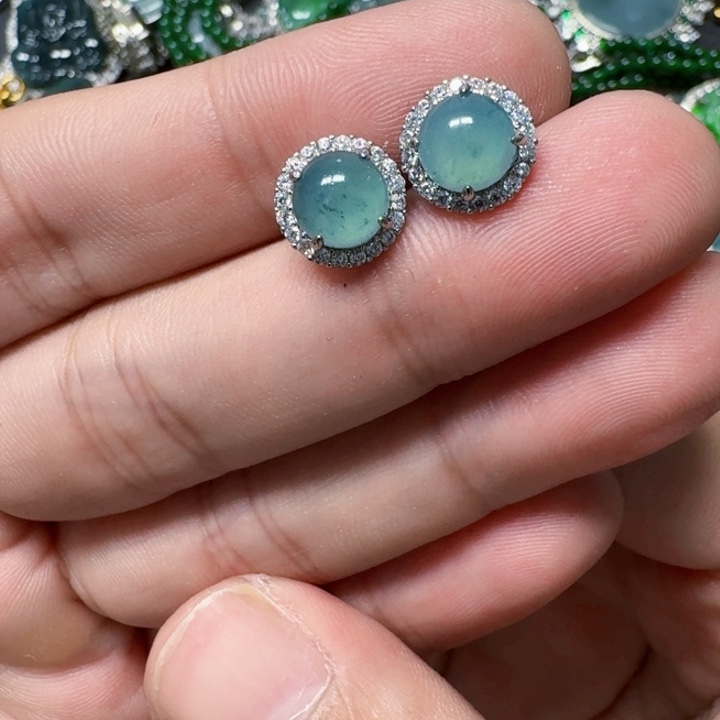 翡翠未镶嵌颈饰天然A货翡翠放漏