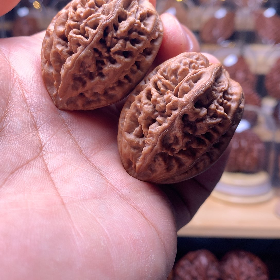 把件文玩核桃东北楸子文玩核桃