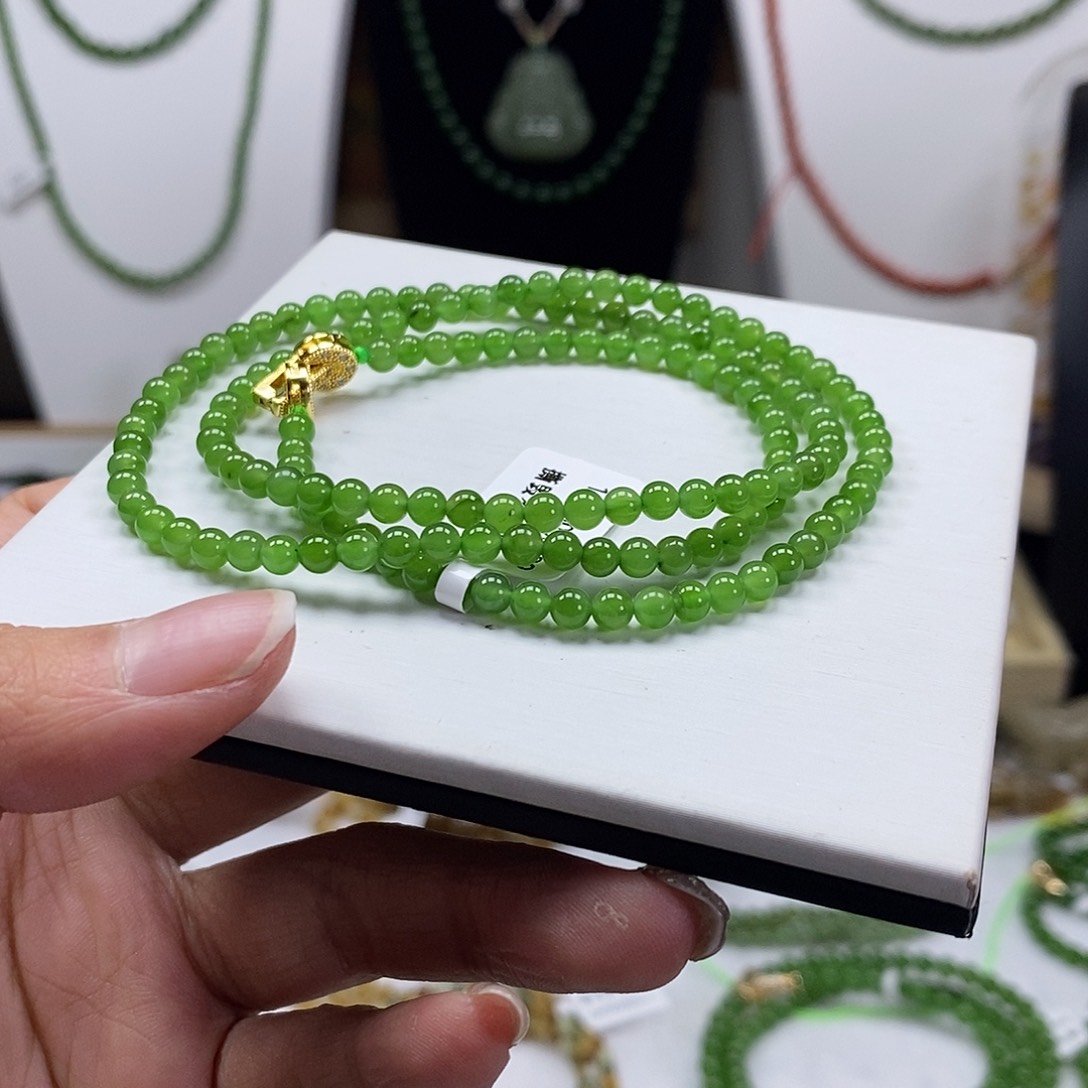 和田玉（碧玉）颈饰未镶嵌4mm果绿