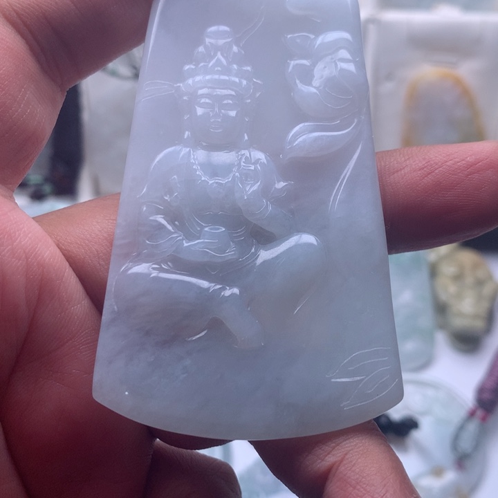 翡翠颈饰未镶嵌平**乐