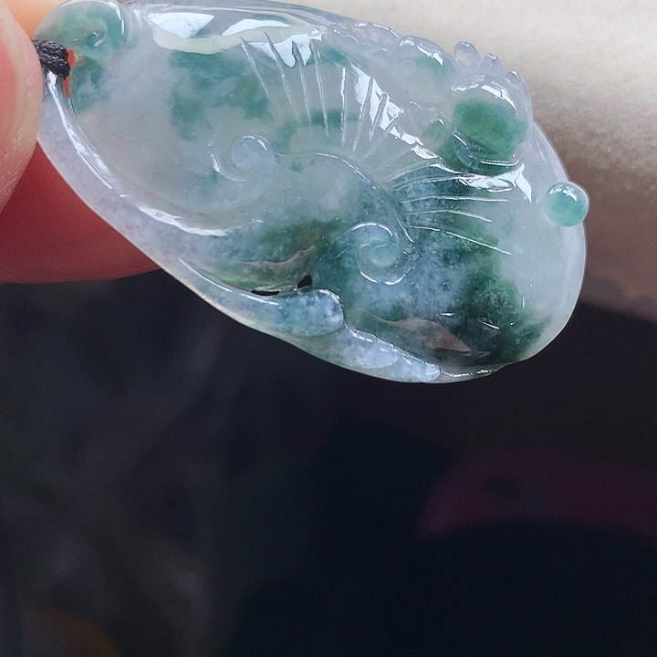 翡翠颈饰未镶嵌吊坠
