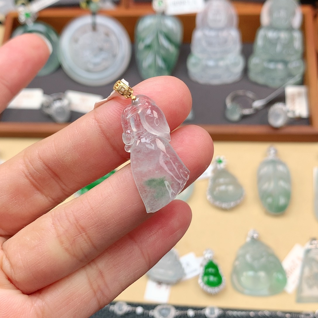 翡翠颈饰18K金镶嵌莲蓬