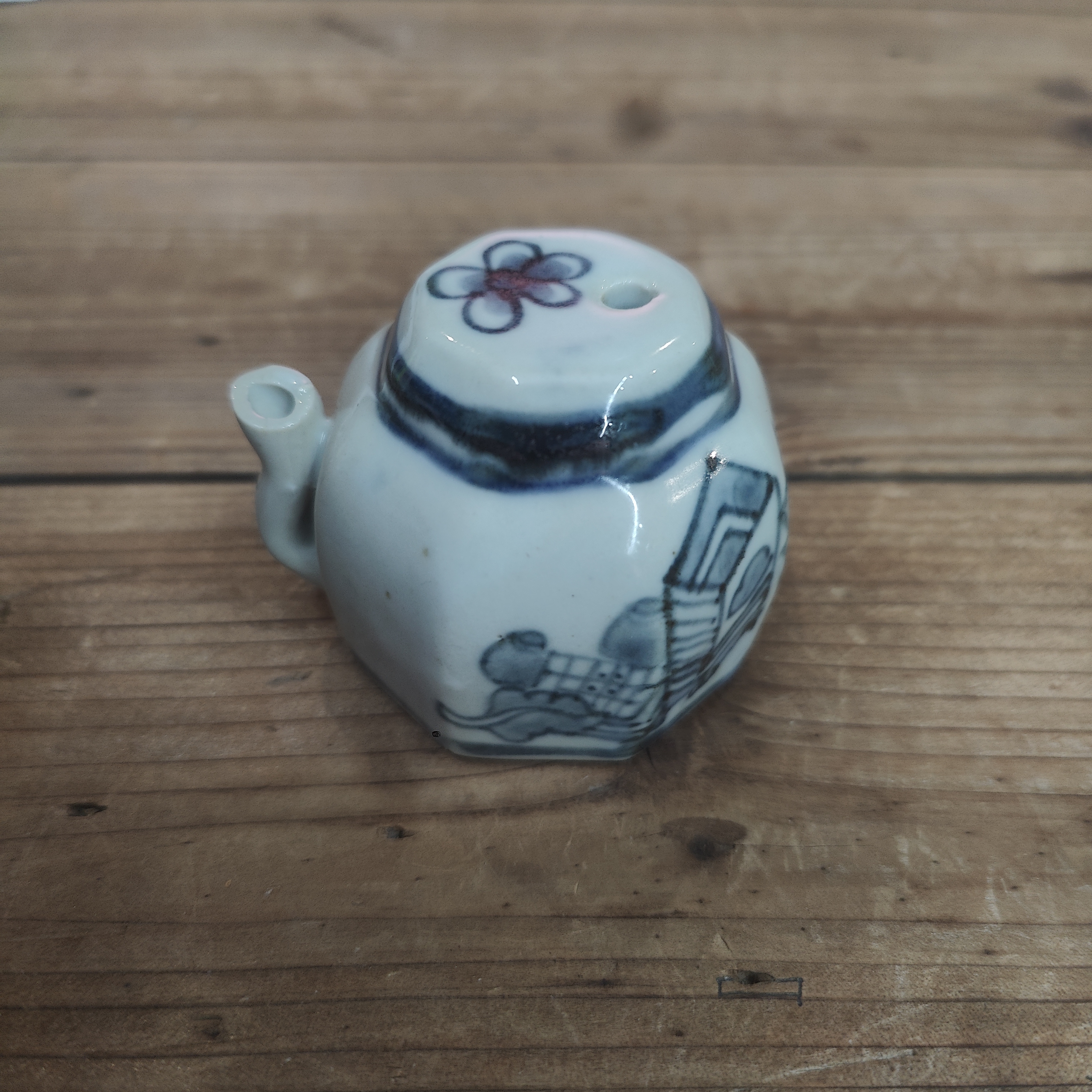 古陶瓷青花博古纹八方小壶