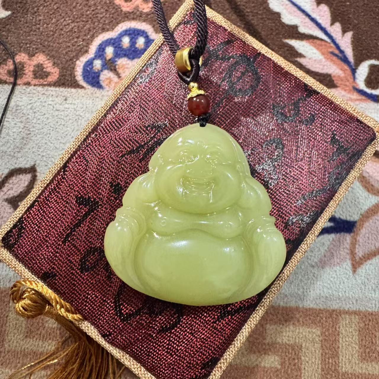 若羌黄口精美大肚佛公精工雕刻吊坠-