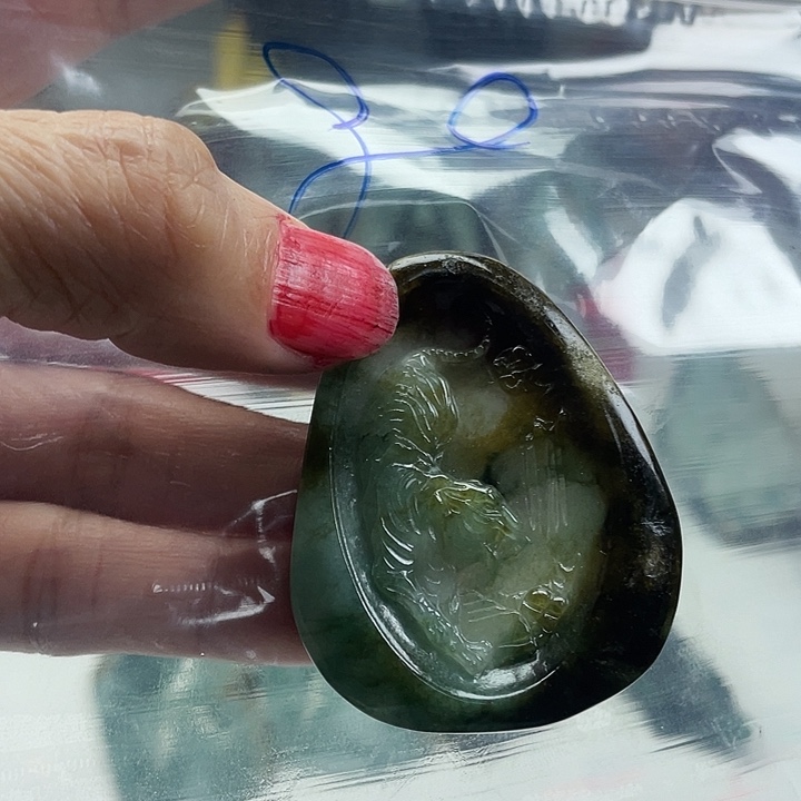 翡翠未镶嵌颈饰成品