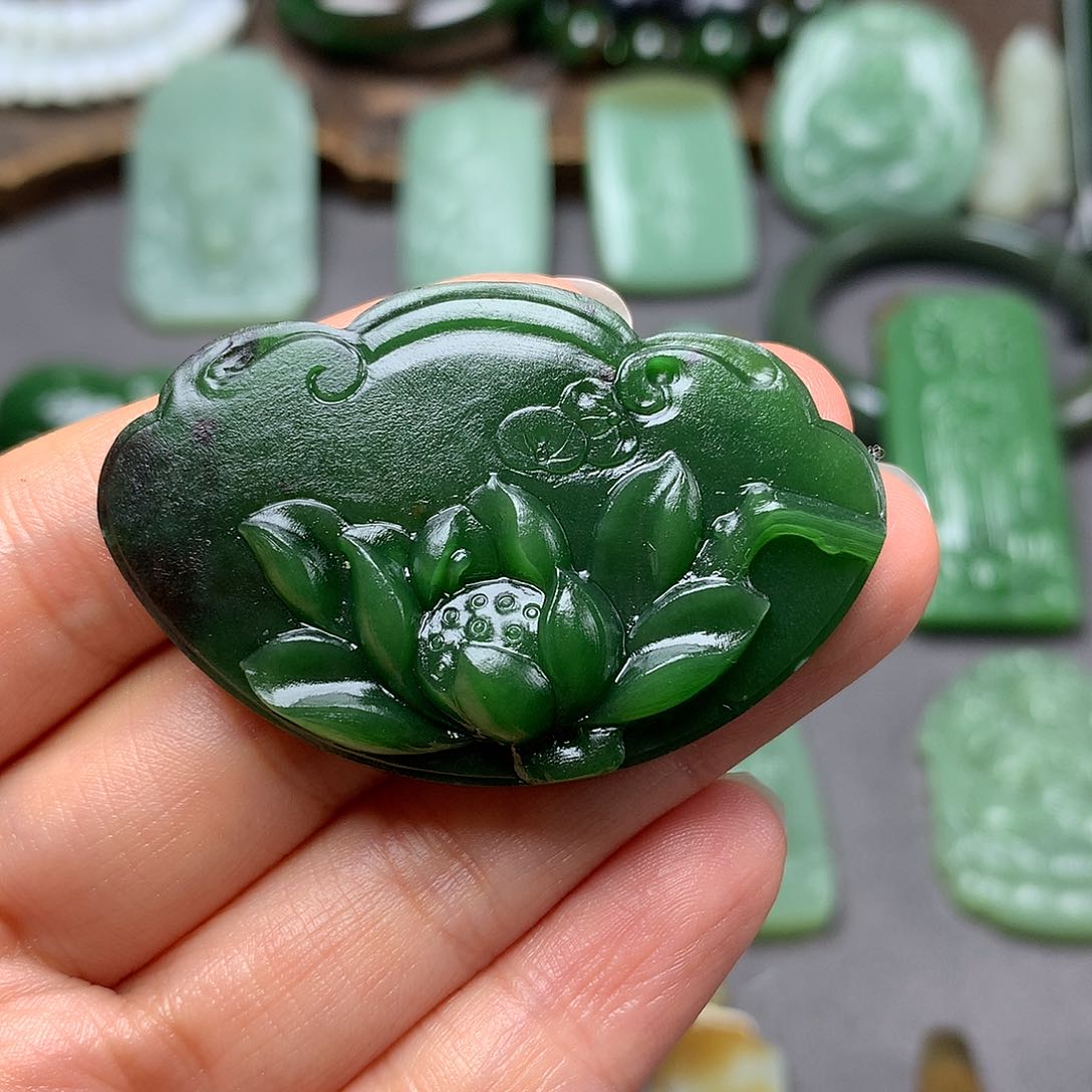 和田玉颈饰未镶嵌