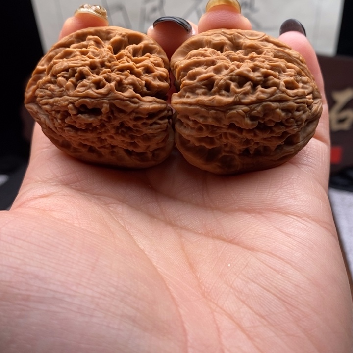 热****文玩核桃吊坠南疆石