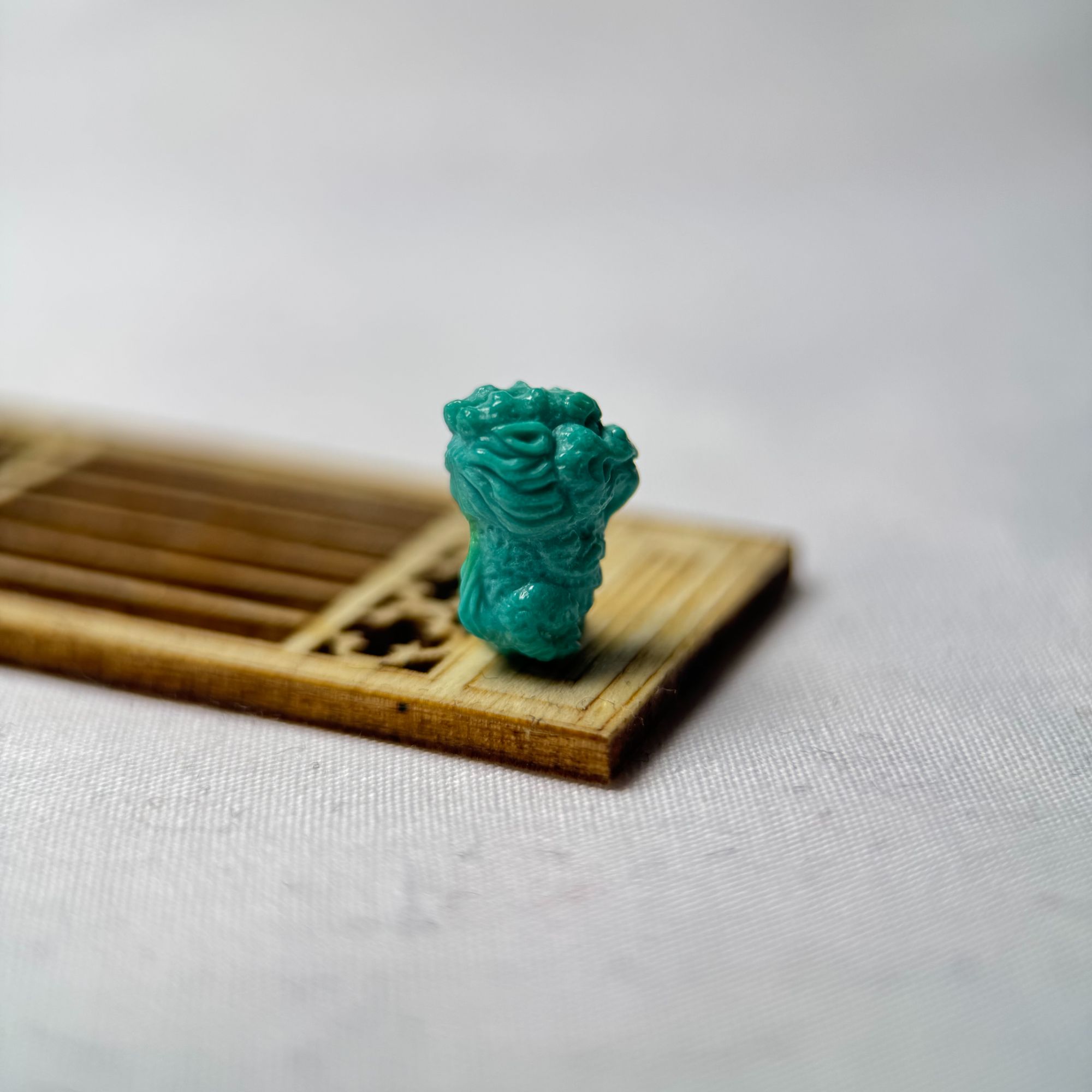 山与枢原矿绿松石手工雕刻龙宝宝文玩配饰侧挂高瓷玉化色地大质检