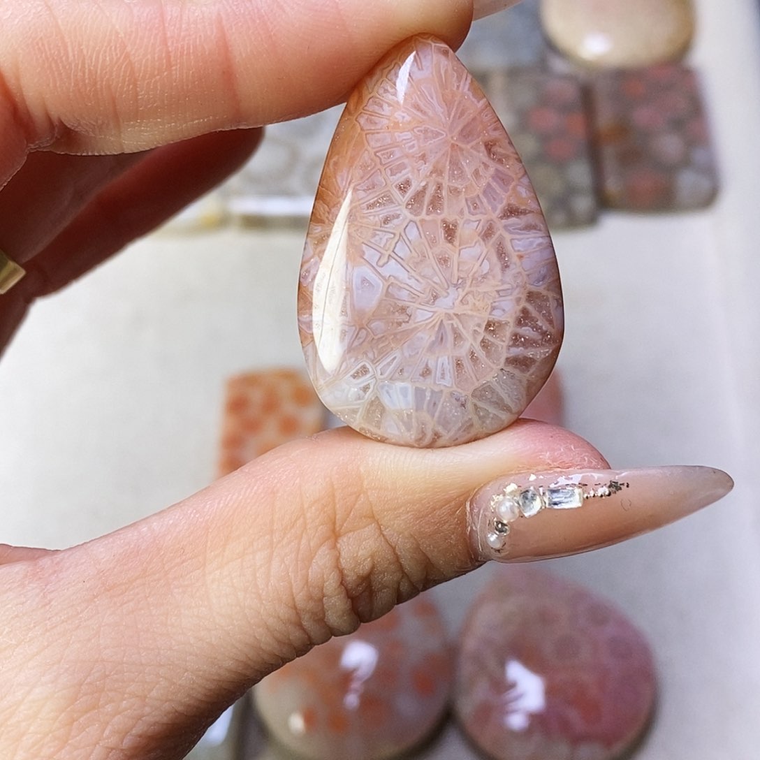 合金颈饰硅化玉?***?