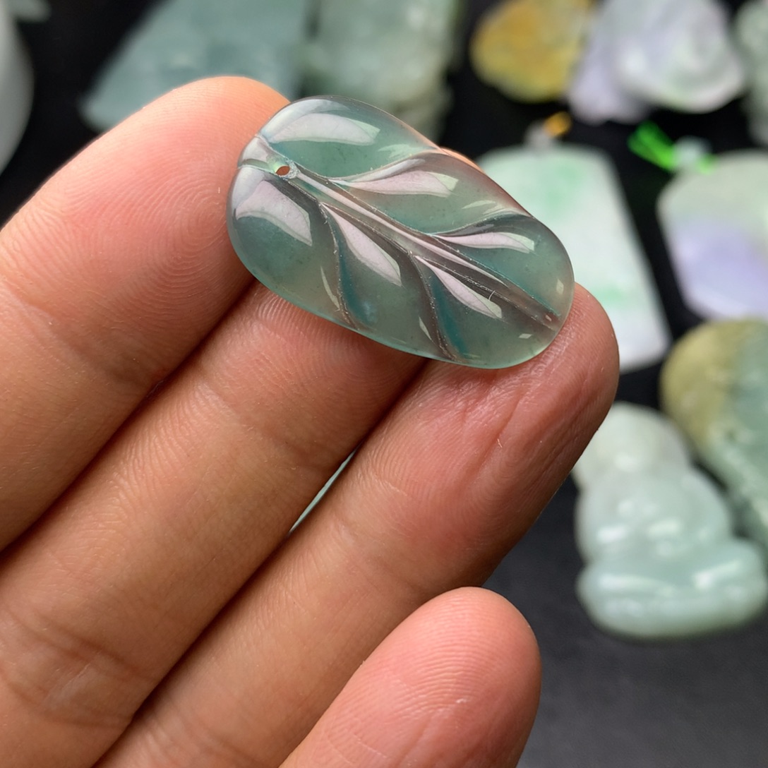 翡翠未镶嵌颈饰翡翠首饰和翡翠珠宝