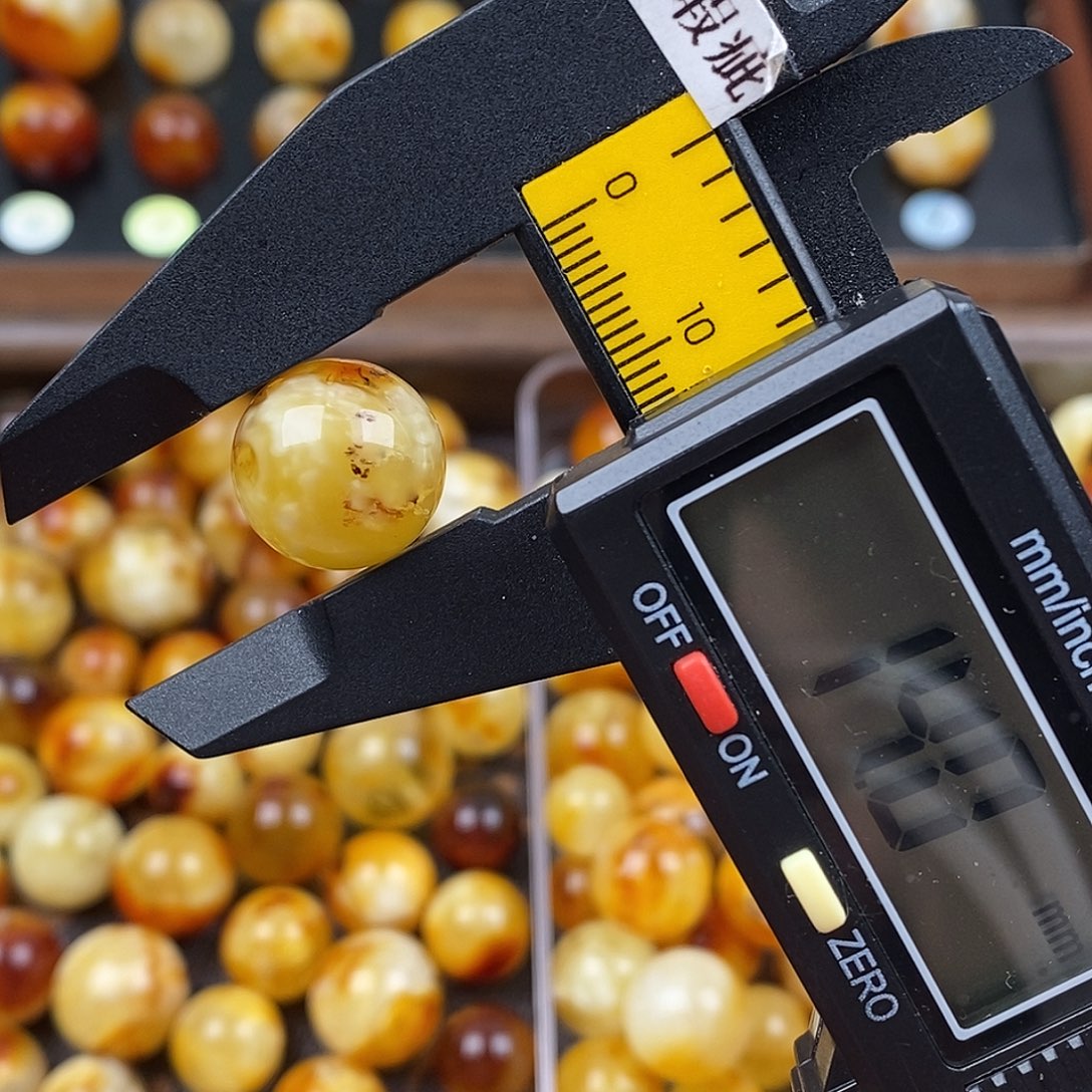 琥珀未镶嵌裸石蜜蜡1060