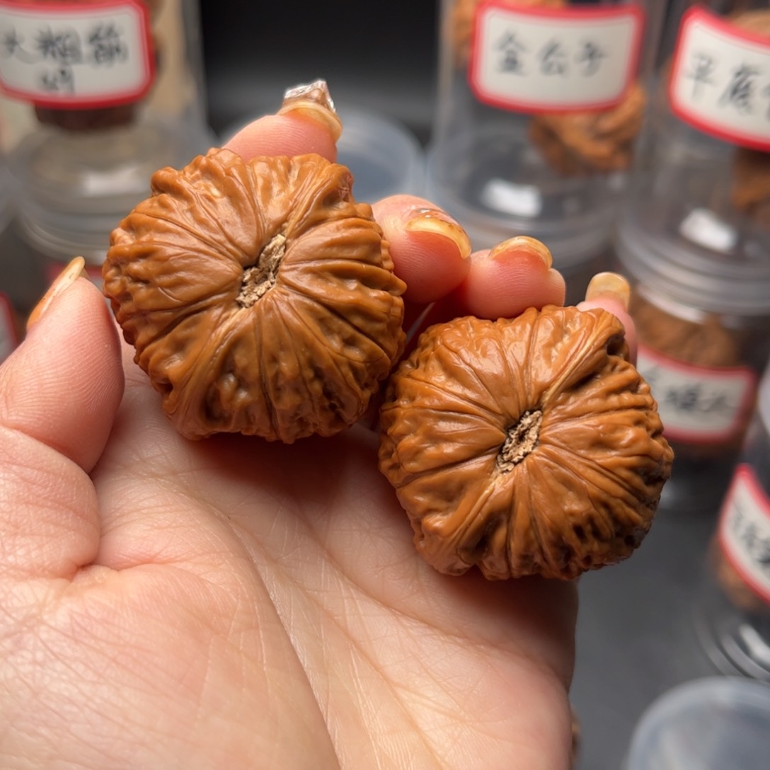 文玩核桃把件郭**铁锤妹妹