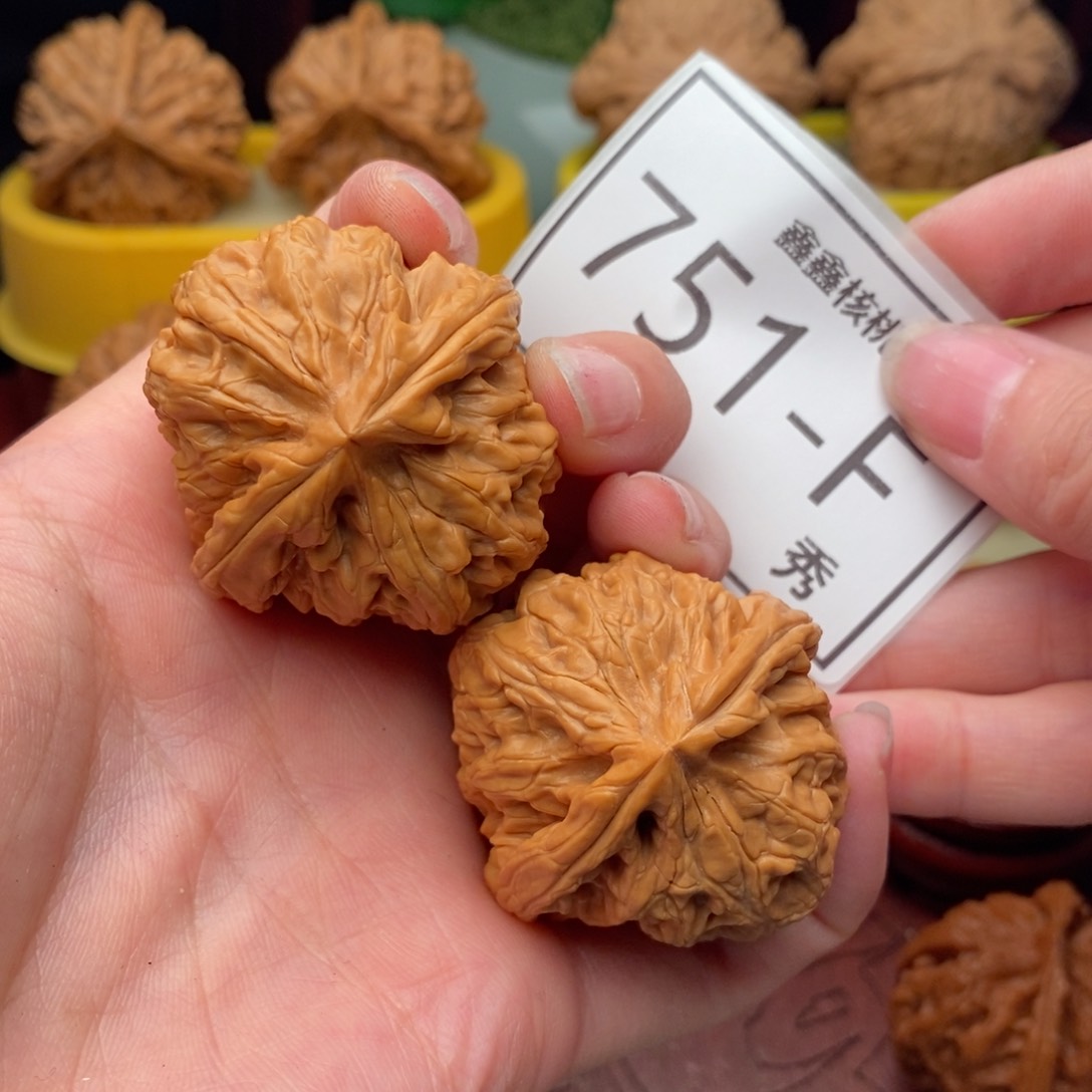 文玩核桃把件红锦鲤41