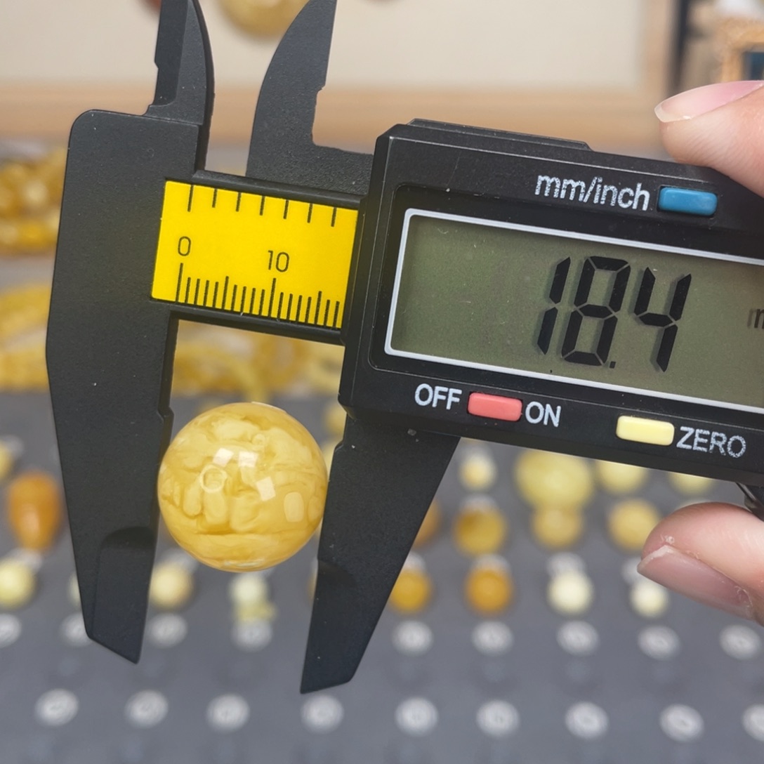 琥珀未镶嵌裸石131号