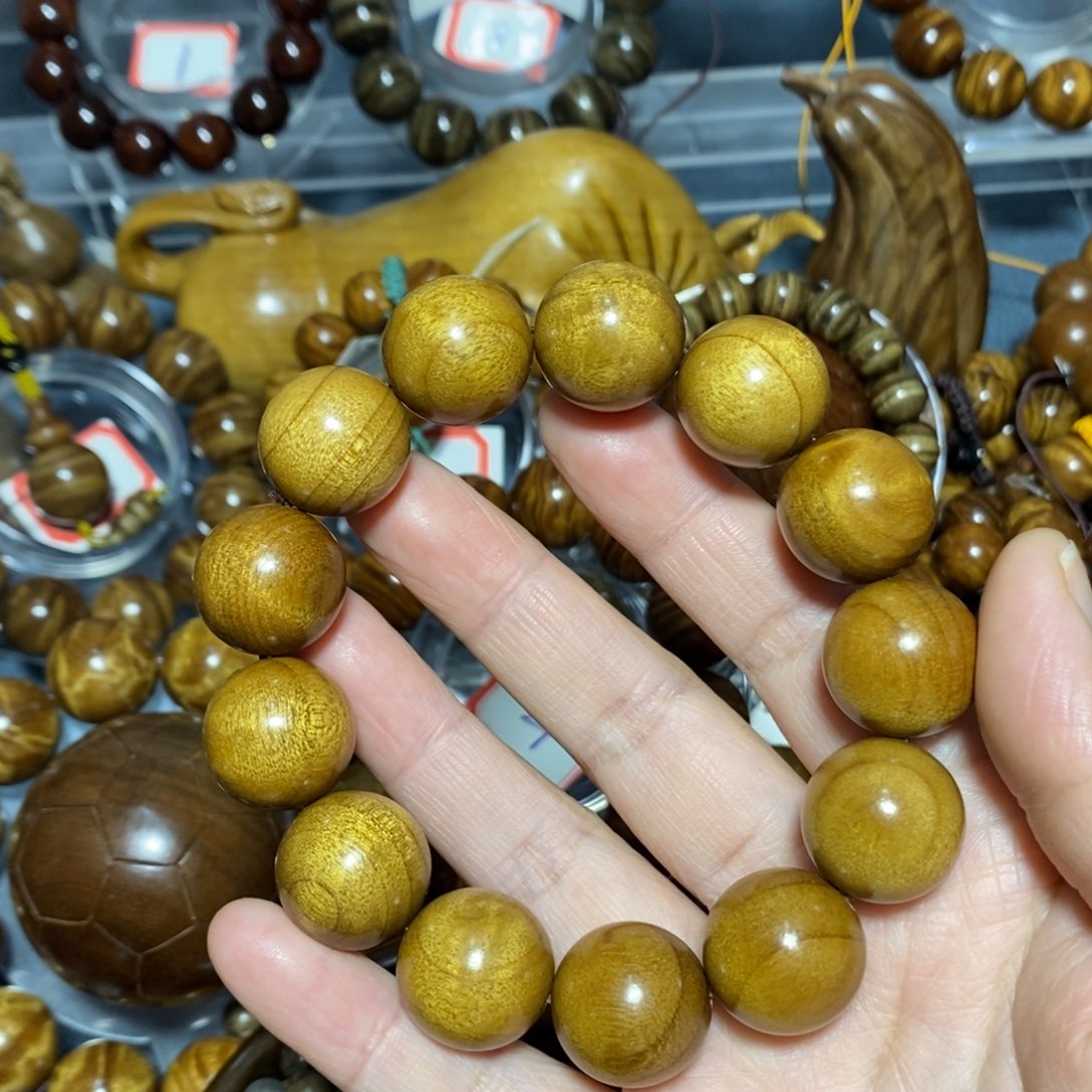 金丝楠木雕工艺品18