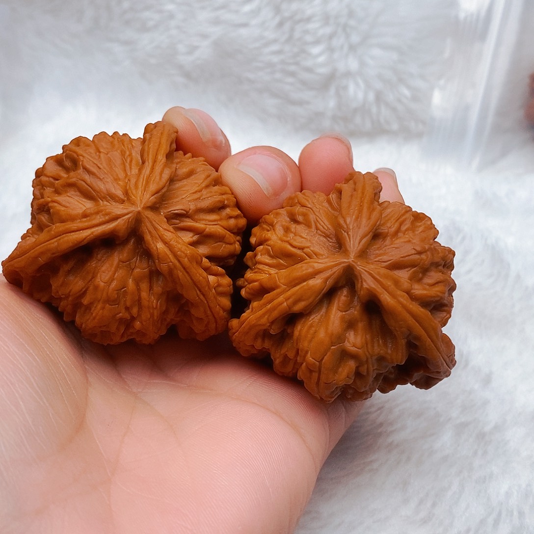 韩***韩吊坠文玩核桃三棱