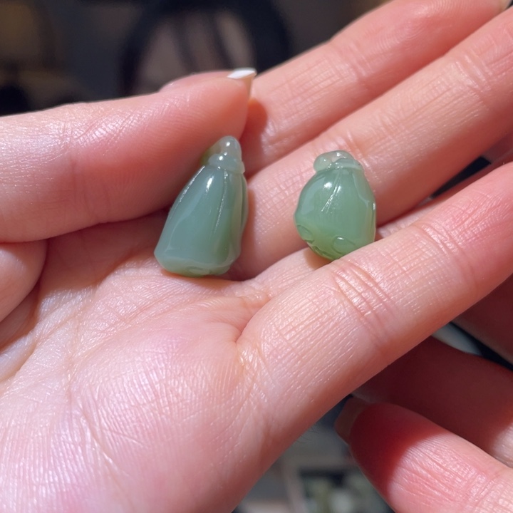 张***墨颈饰未镶嵌和田玉