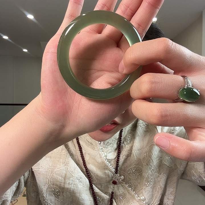 *****蛇纹石玉未镶嵌颈饰