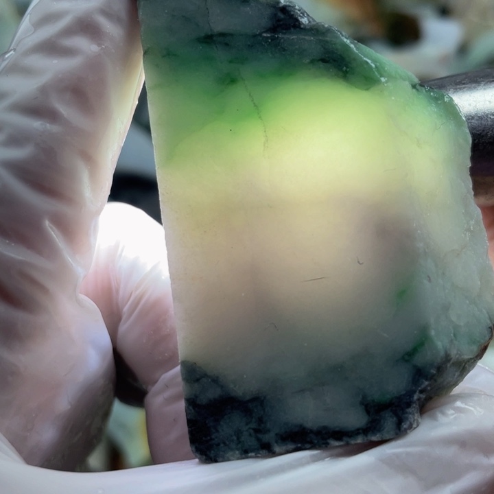 翡翠吊坠(不含链)未镶嵌天然翡翠边角料