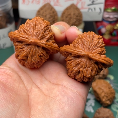 【闪购商品】文玩核桃吊坠44.5全品楼