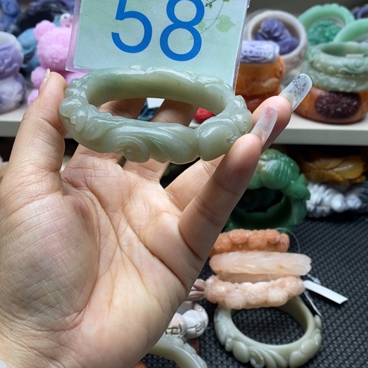 未镶嵌手镯石英岩玉