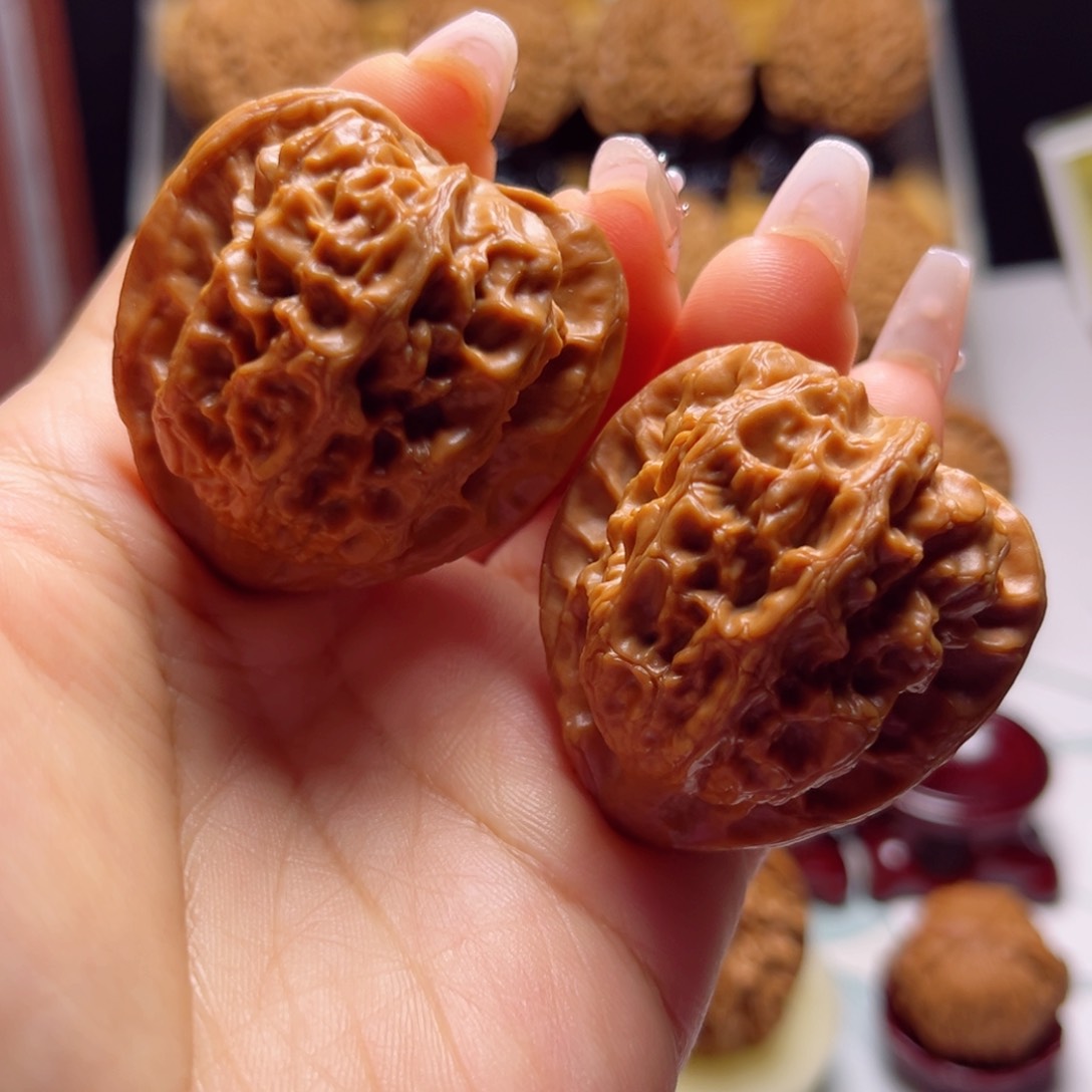 文玩核桃吊坠小众梨木台