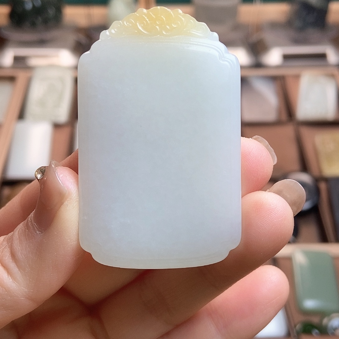 和田玉（糖玉）颈饰未镶嵌