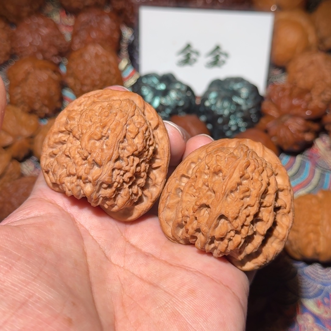 文玩核桃把件1731南疆，尺寸45 44 40