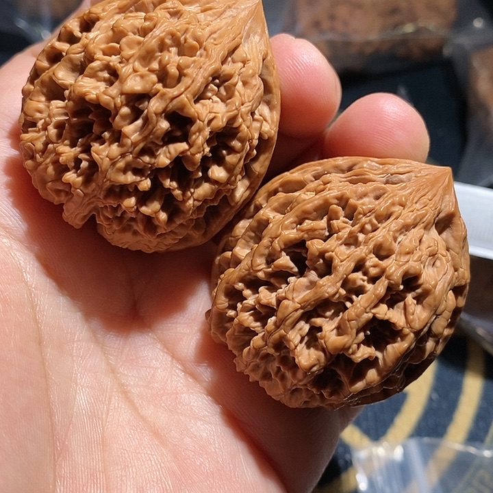 【闪购商品】文玩核桃吊坠核**心九龙筋
