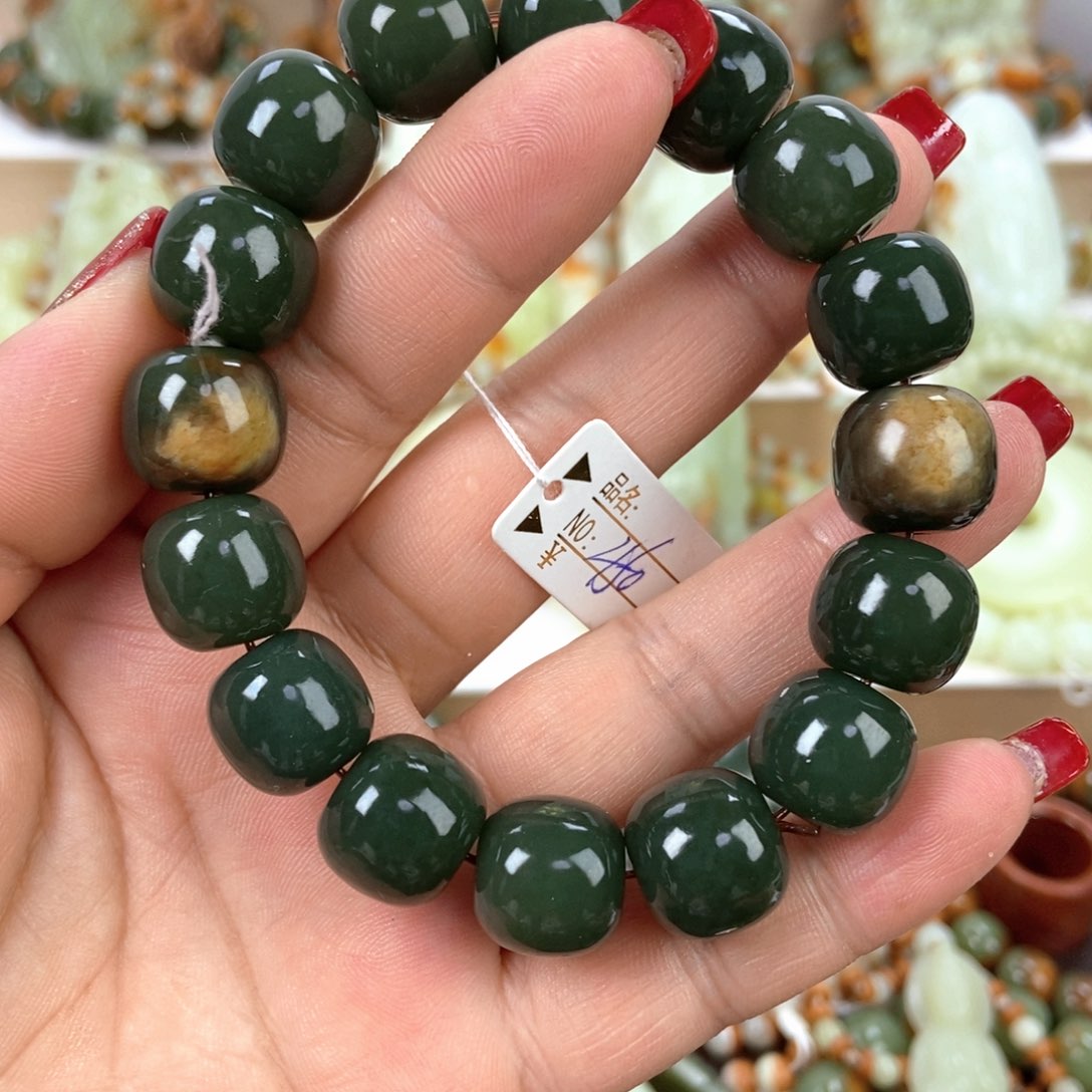 透闪石质玉手串未镶嵌