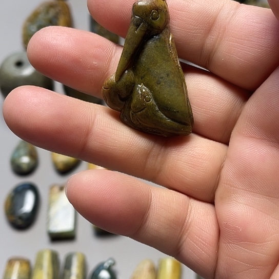 岫岩河磨玉（透闪石质玉）未镶嵌挂件