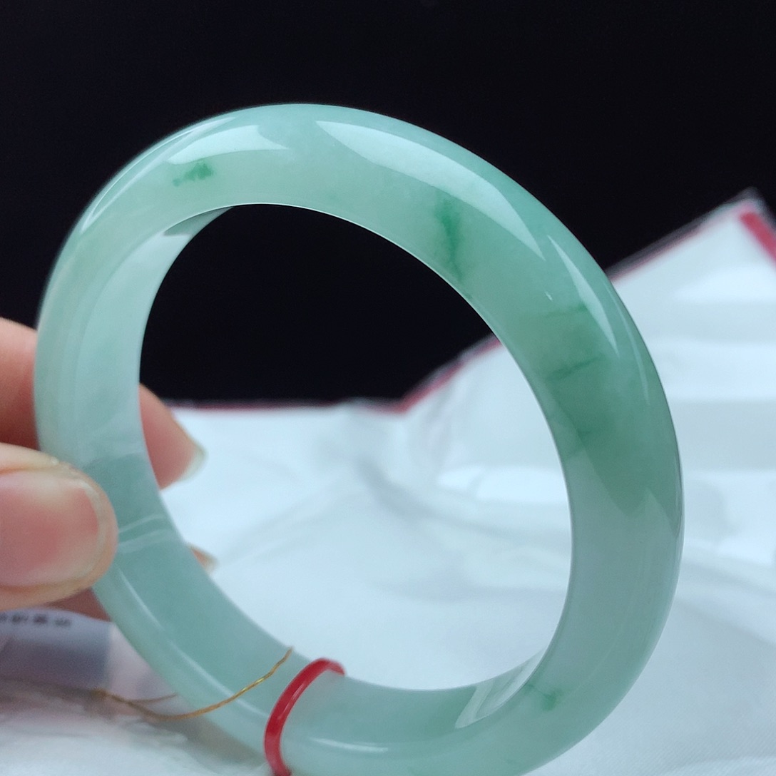 翡翠手镯未镶嵌56圈3797