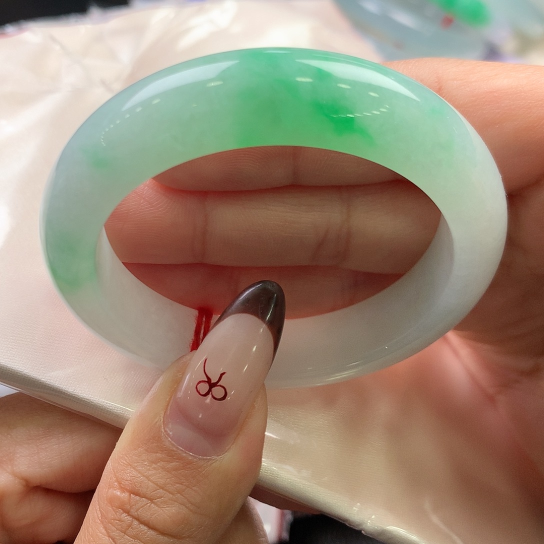 翡翠未镶嵌手镯10号 