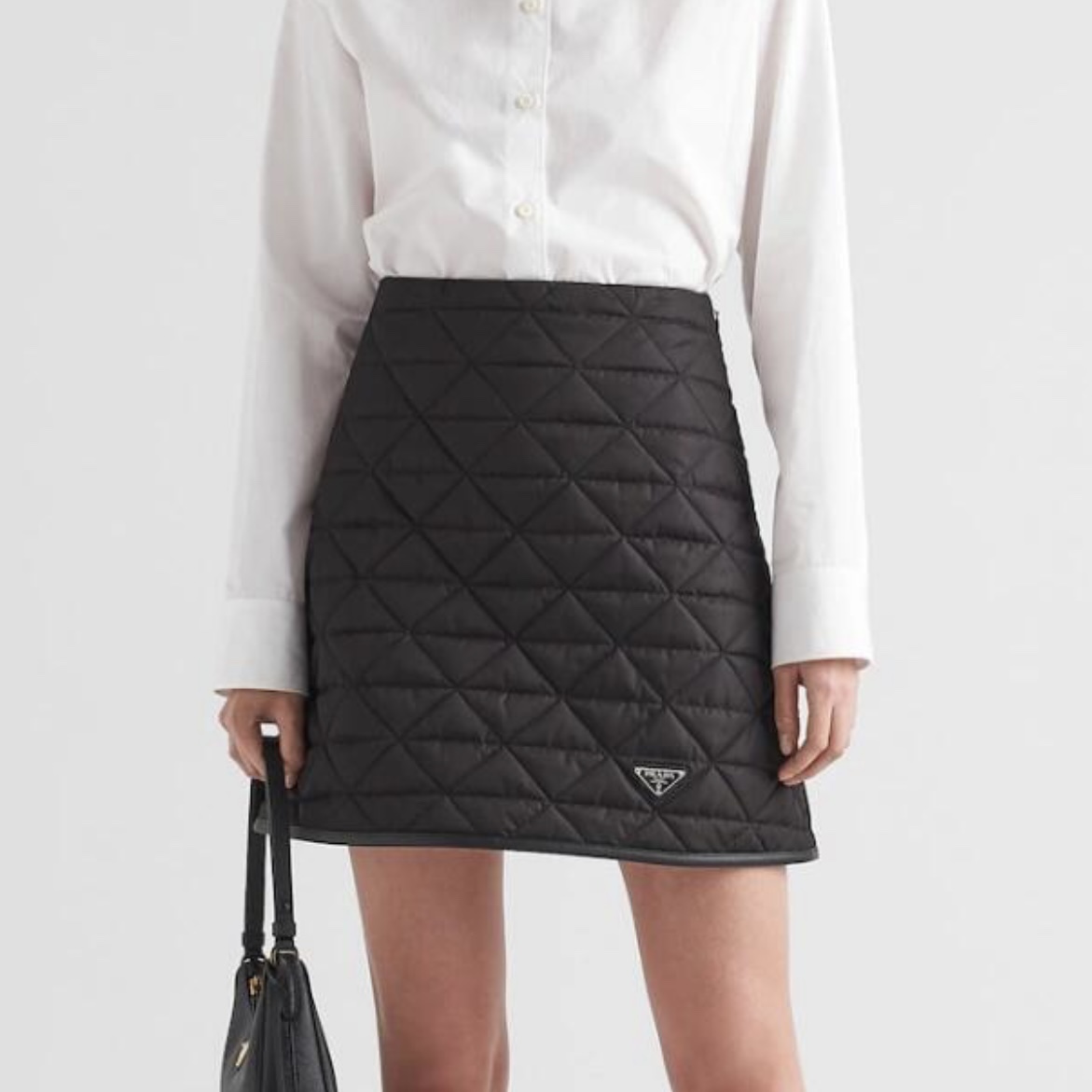 全新未使用 Prada/普拉达 积分-288汤/P205437509/三角标羽绒短裙