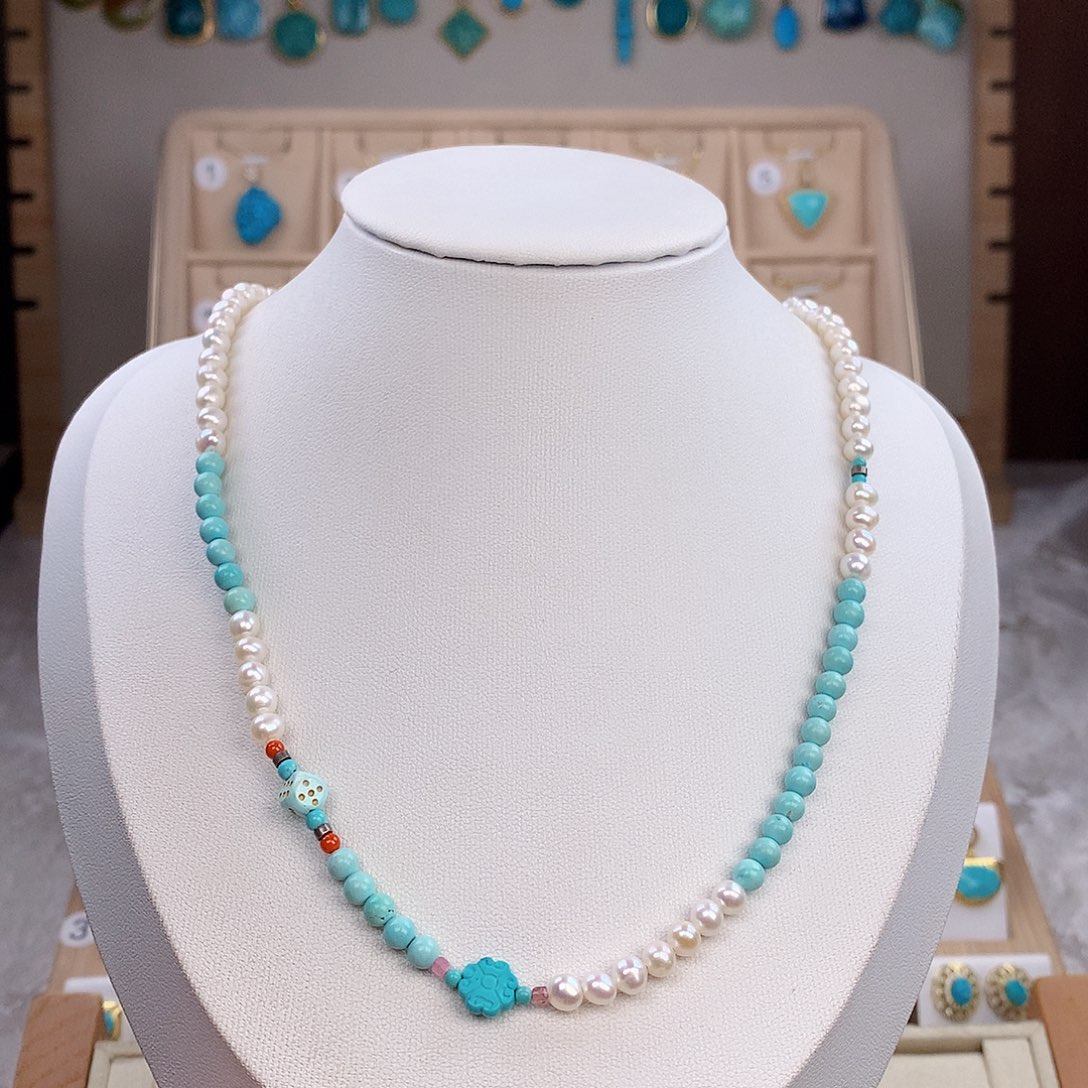 绿松石颈饰未镶嵌