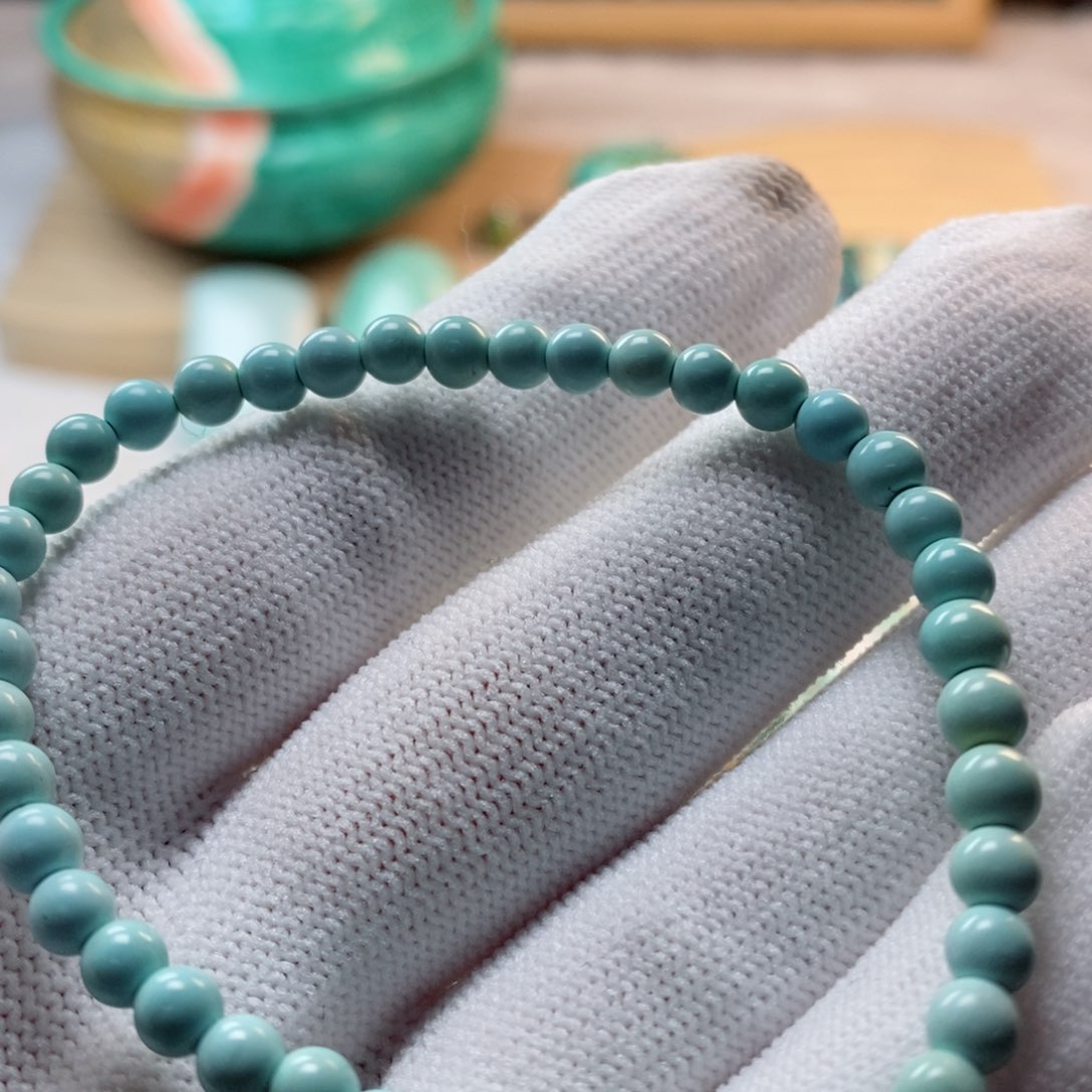 绿松石颈饰未镶嵌