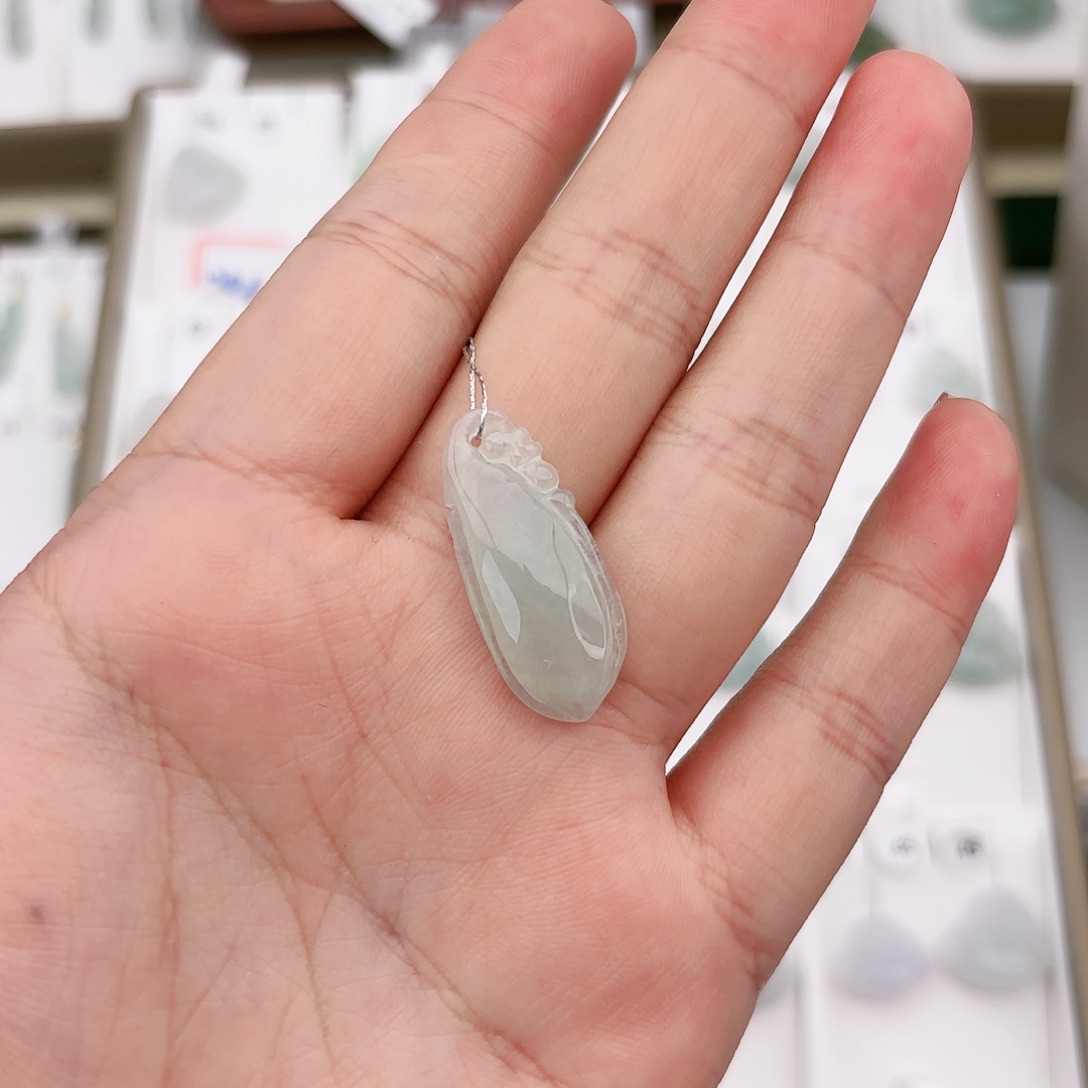 翡翠颈饰未镶嵌福瓜