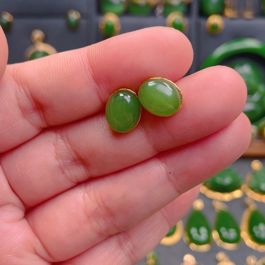 和田玉耳饰18K金镶嵌680