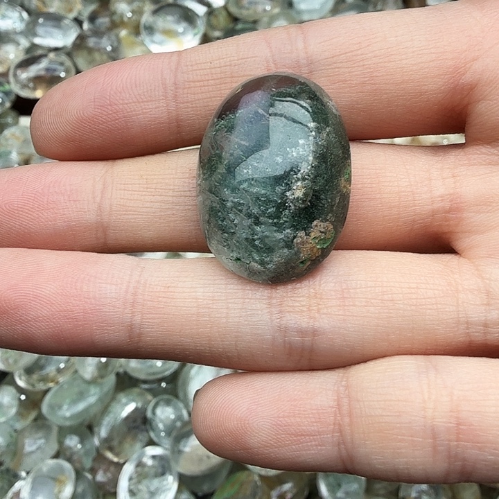 浅****未镶嵌珠宝半成品水晶