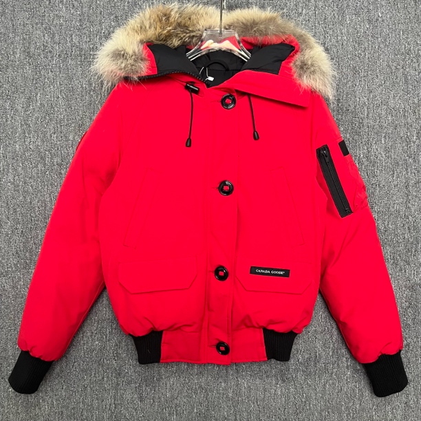 99新 CANADA GOOSE 黑色短宽飞行员夹克羽绒服/S码/99新/13687