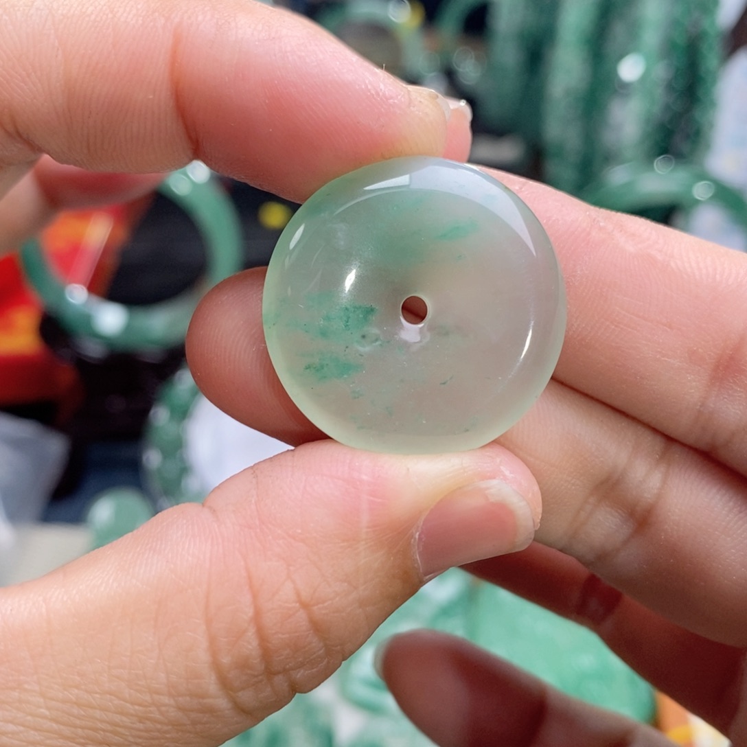 石英质玉颈饰未镶嵌