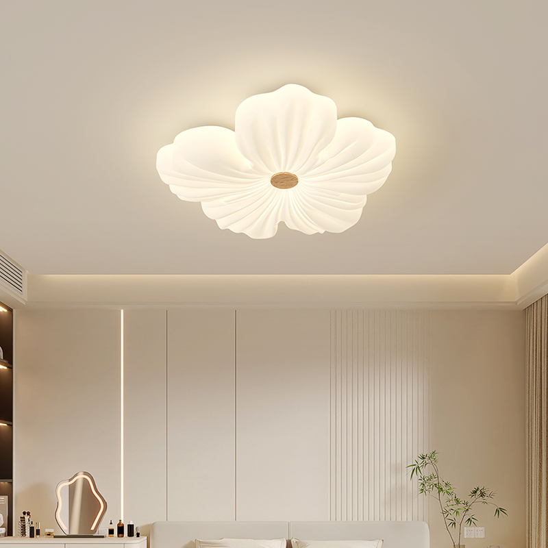 【楠木】花朵卧室灯吸顶灯奶油风花瓣入户阳台灯温馨全光谱现代简约