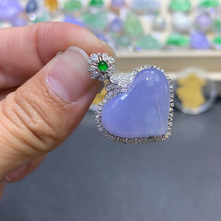 翡翠颈饰18K金镶嵌翡翠