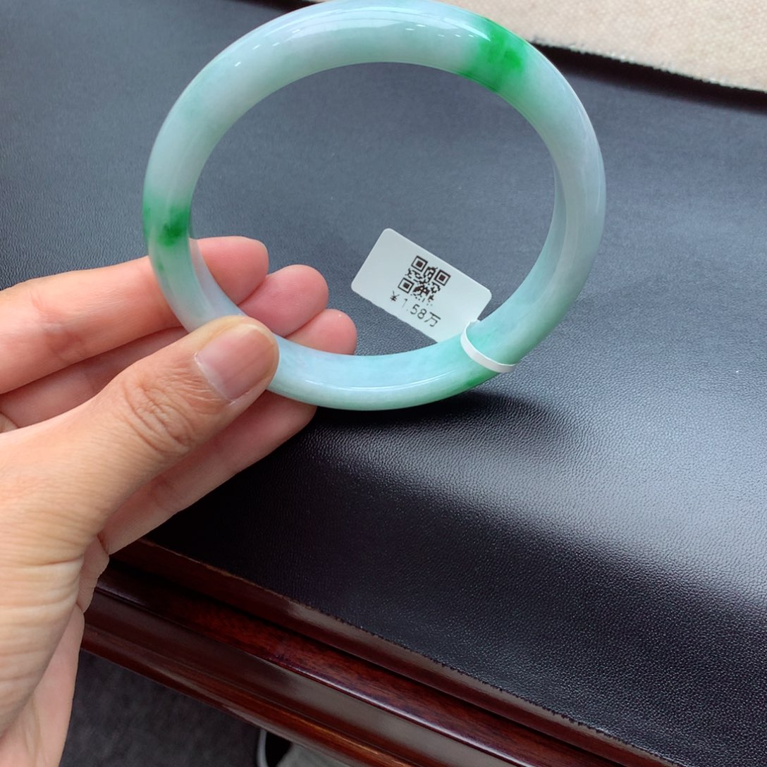 翡翠手镯未镶嵌缅甸翡翠手镯